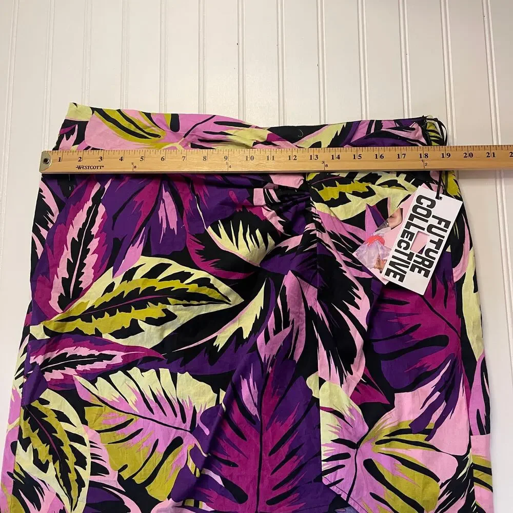 NWT Future Collective Alani Noelle Botanical Print Mini Skirt Size Womens 16